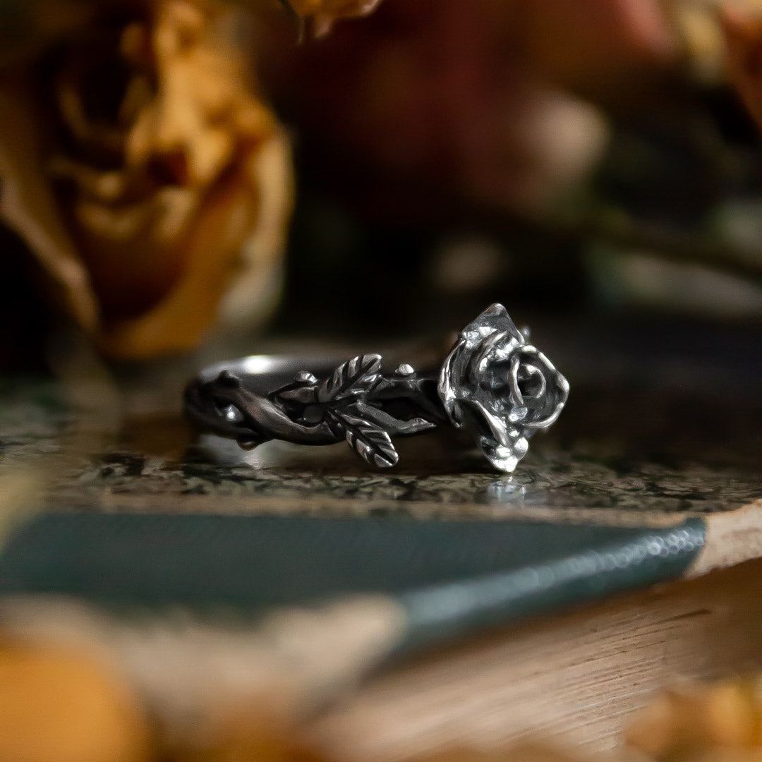 Anillo Rosa pequeña envejecida