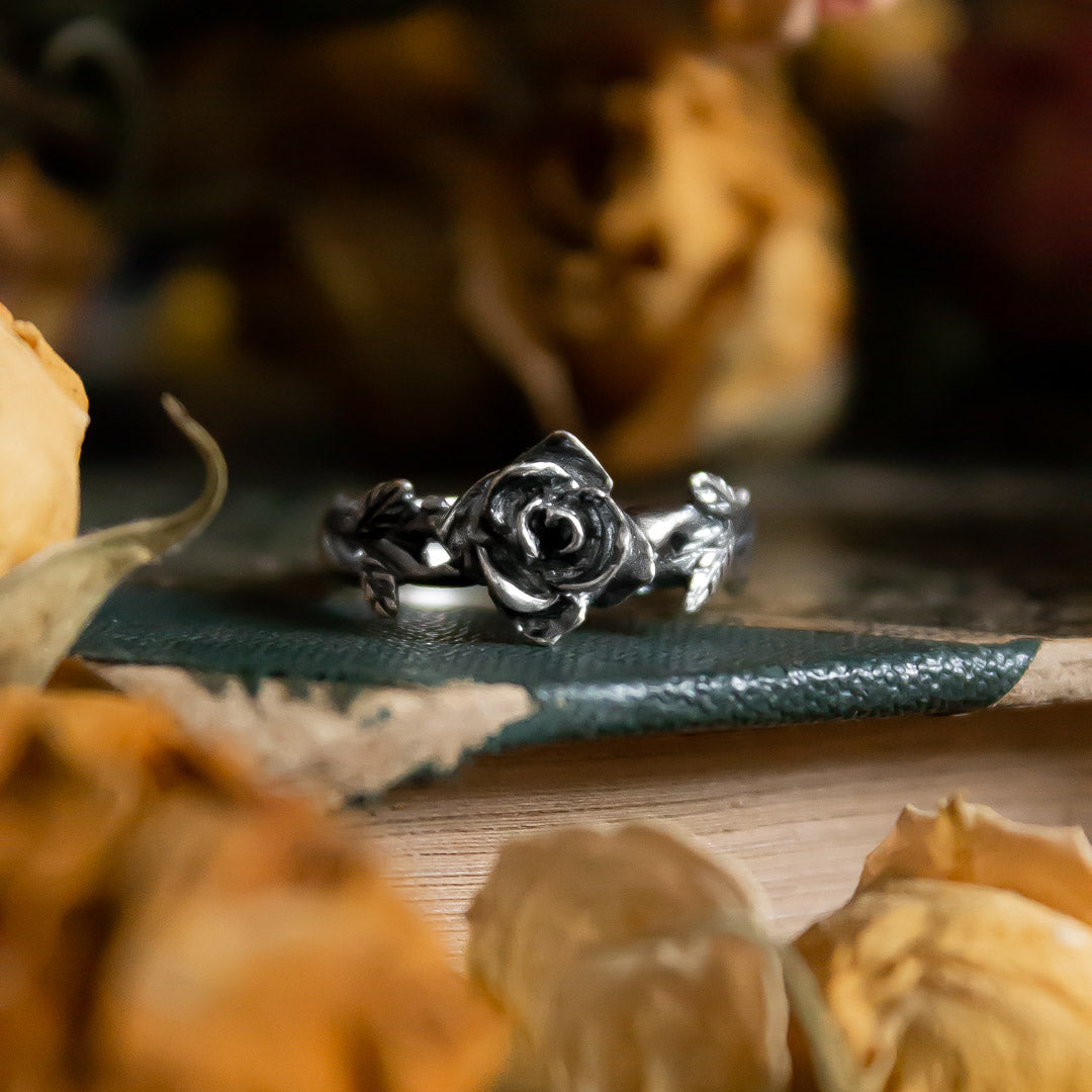 Anillo Rosa pequeña envejecida